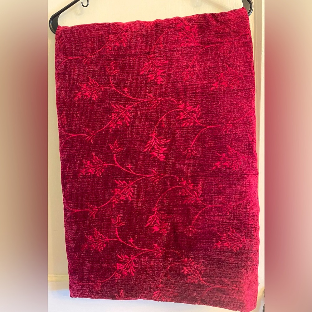 JCPenney Home Collection Red/Burgundy Silky Throw Blanket